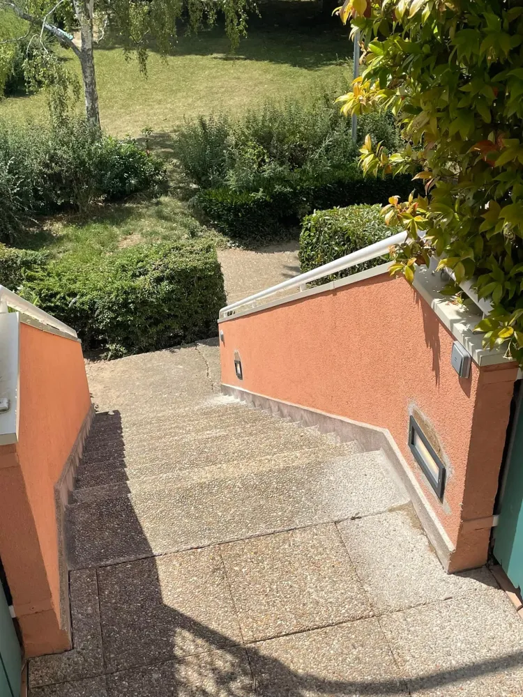 mbj-lumiere-escalier